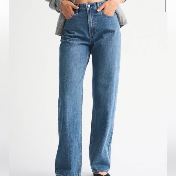 Abercrombie Loose High Rise Curve Love Long Jeans NWT - Picture 2 of 5